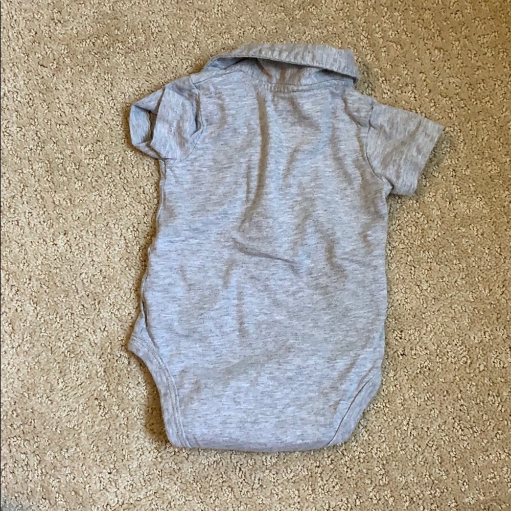 Carter’s Collared onesie set - Picture 7 of 7